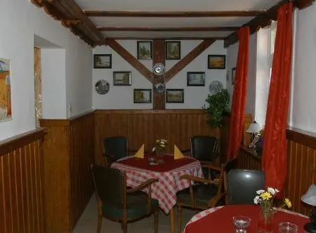 בית הארחה Altes Berghaus באד אסן